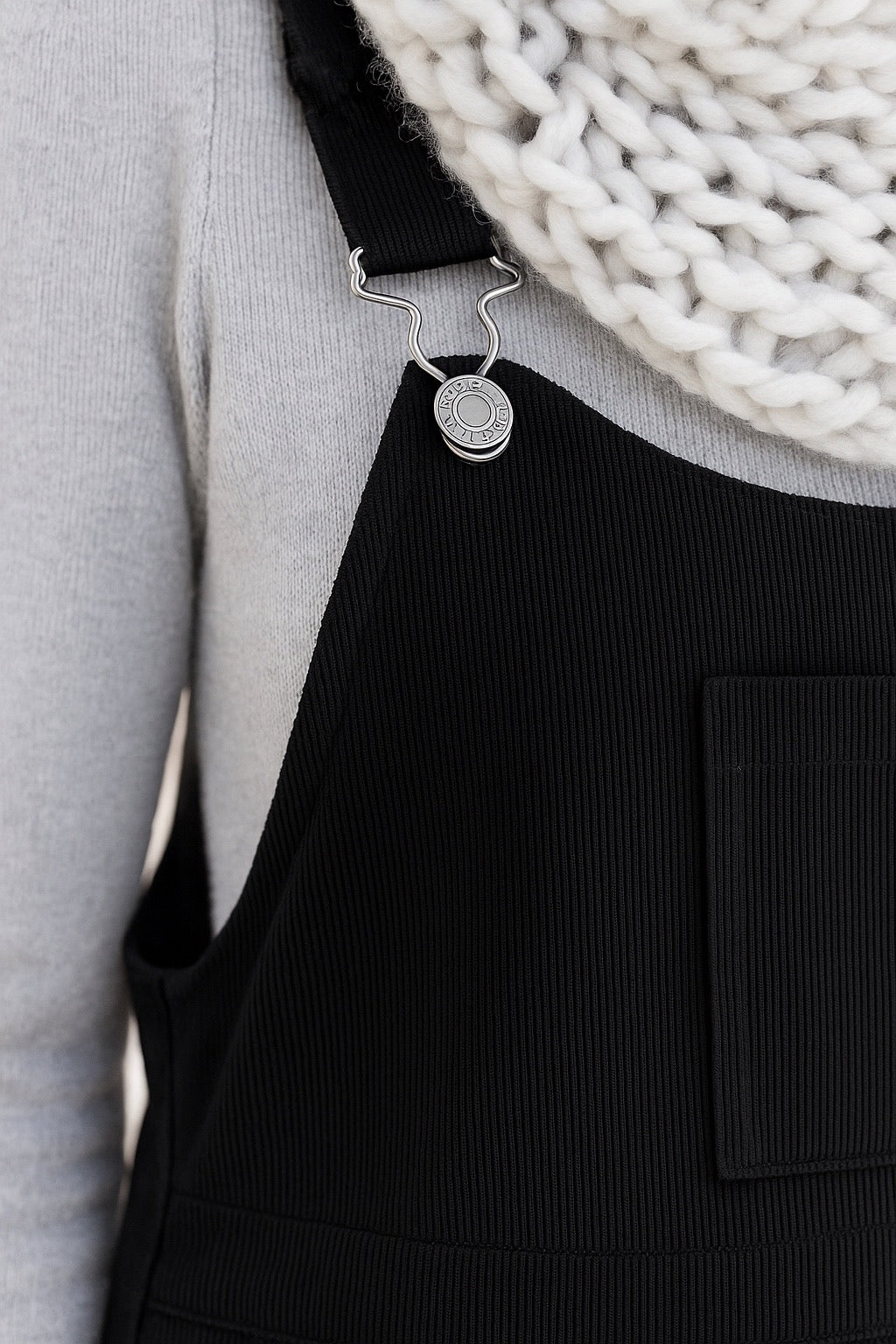 Calças Jardineiras Bombazine PRETO